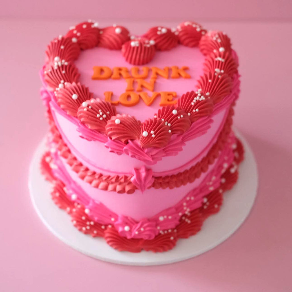 Vintage Heart Cake | Sprinkle-tastic!