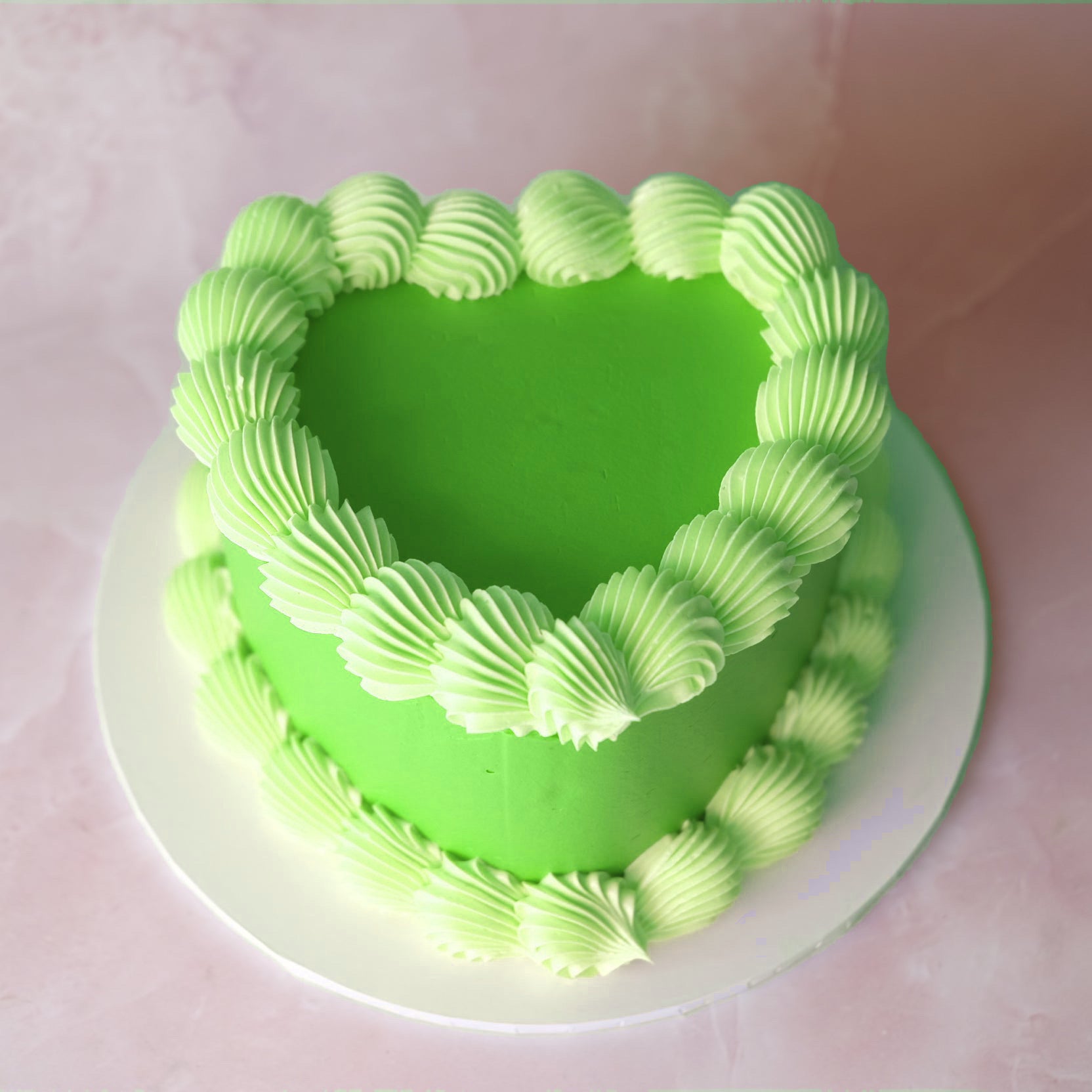 Simple Retro Heart Cake