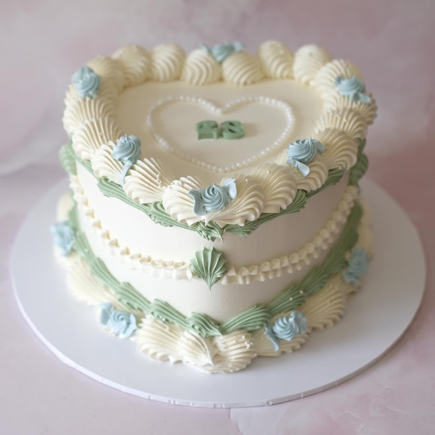 Pearl Heart Plaque & Rosette | Vintage Heart Cake