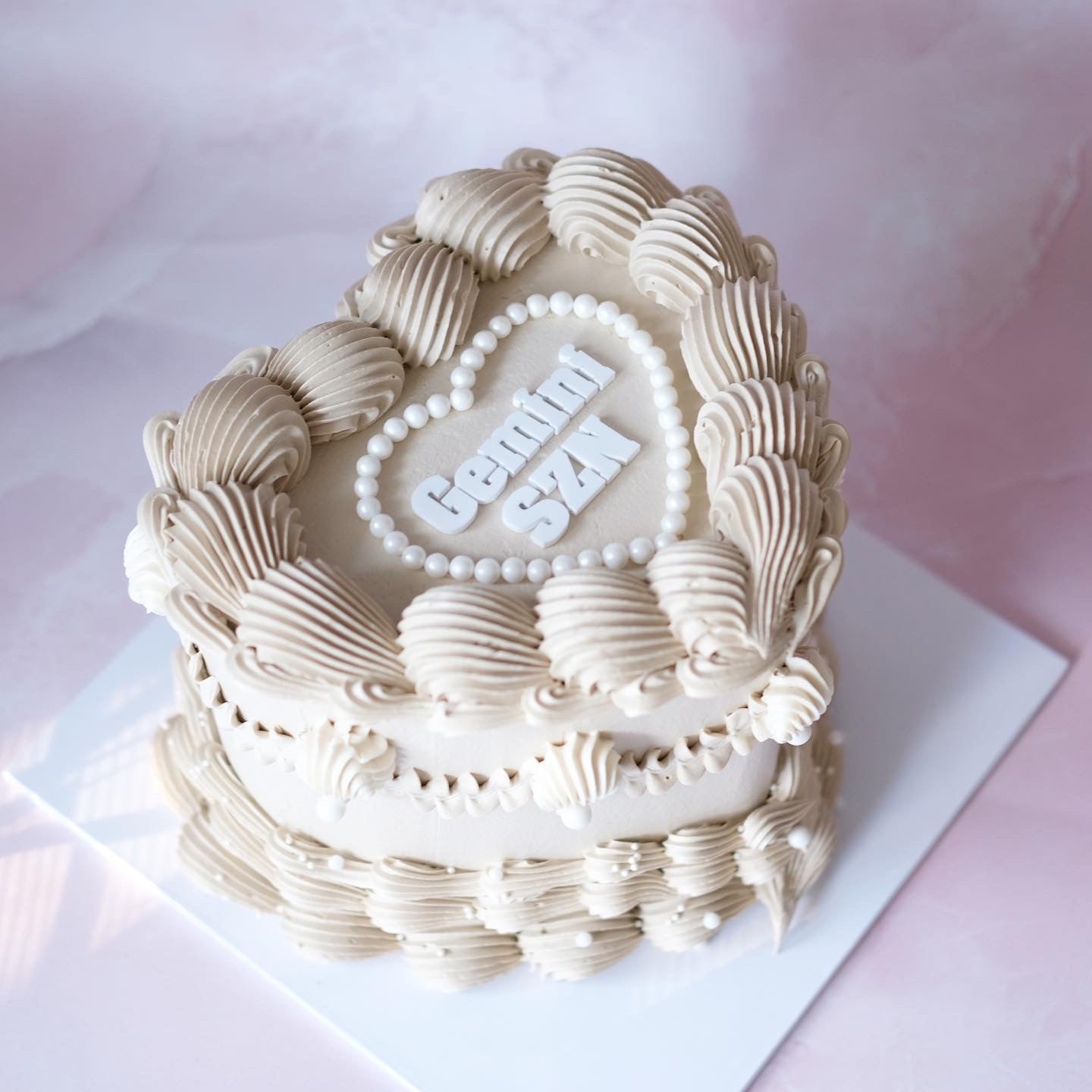Vintage Heart Cake & Pearl Heart Plaque
