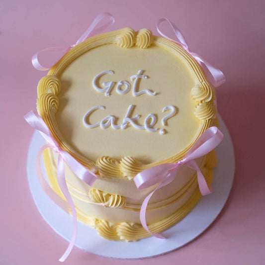 Coquette Bow Round Vintage Cake | Belle