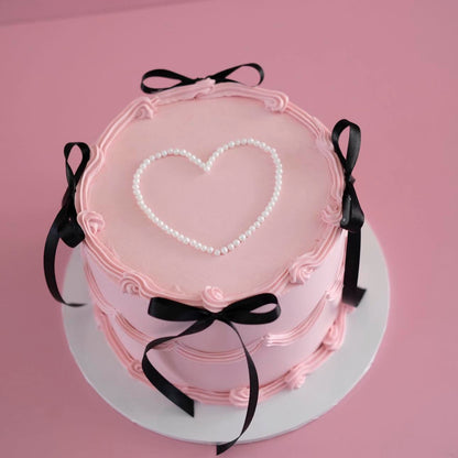 Coquette Bow Round Vintage Cake & Pearl White Plaque