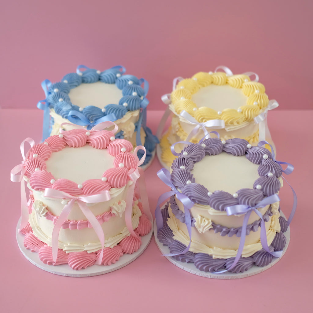 Mini Round Vintage Cake | Pearl White & Coquette