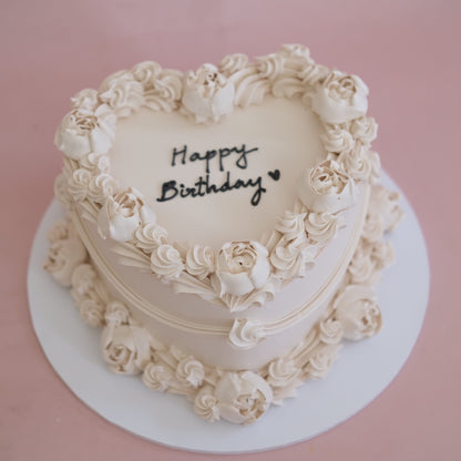 Gateau Aux Roses Buttercream Vintage Cake