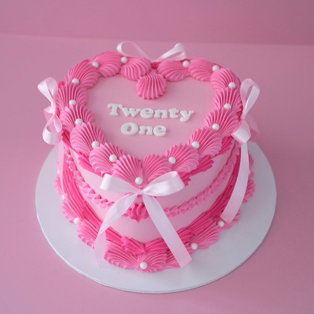 Vintage Heart Cake | Pearl White & Coquette / 3-Tone