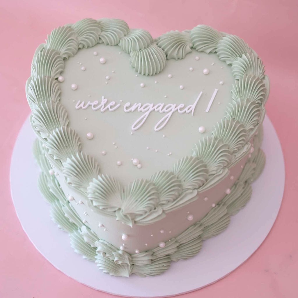 Extra White Pearls Vintage Heart Cake | Monochrome / ACRYLIC Text
