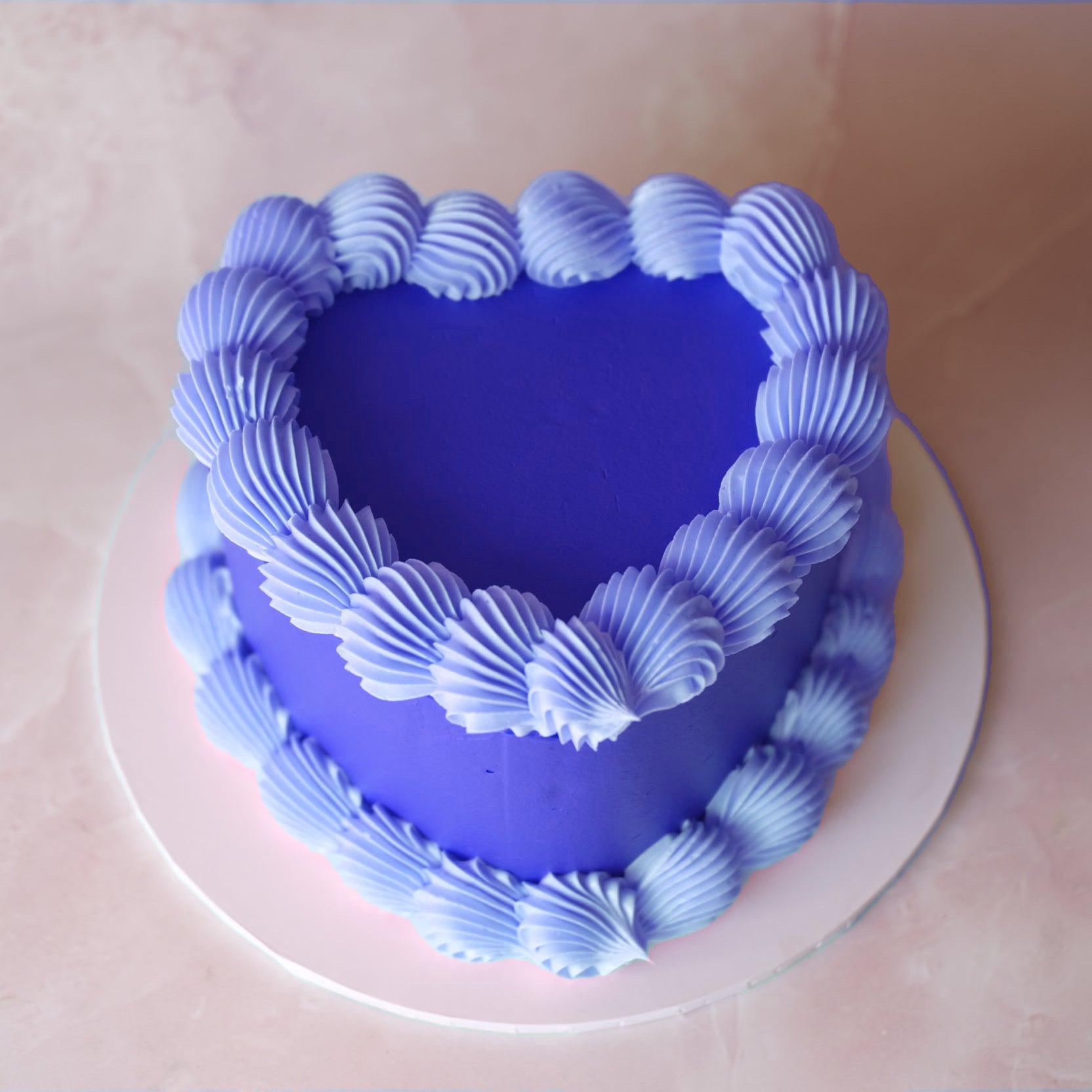 Simple Retro Heart Cake