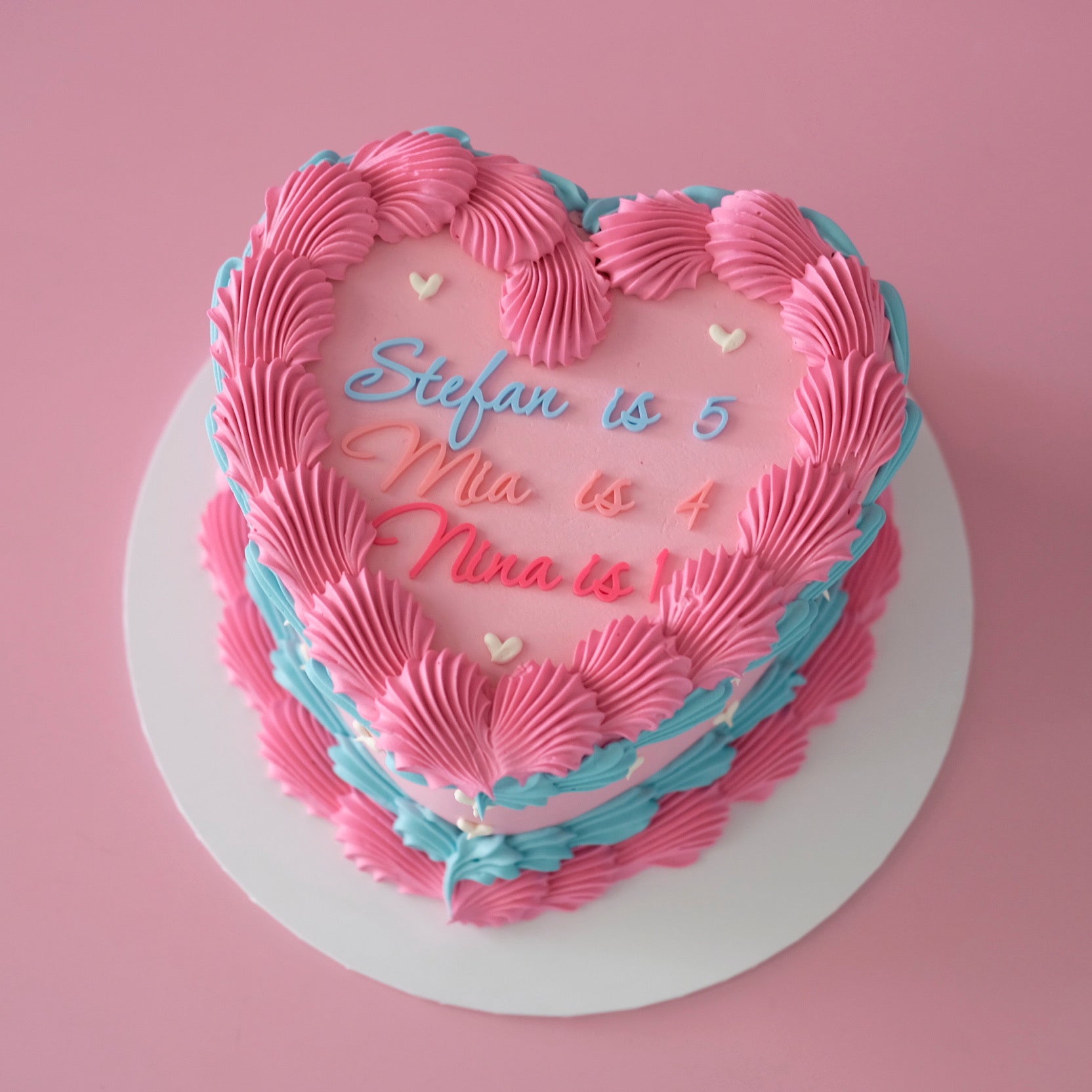 Vintage Heart Cake | Mini Hearts