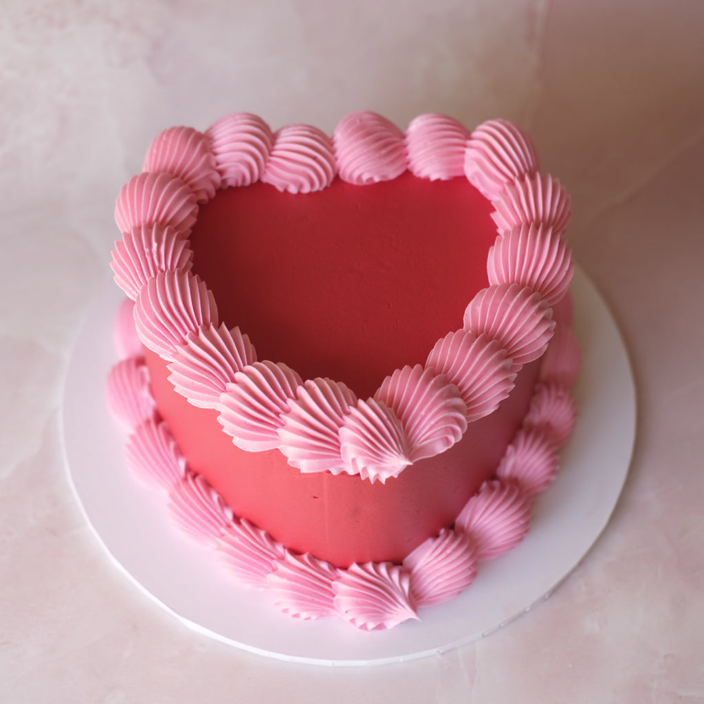 Simple Retro Heart Cake