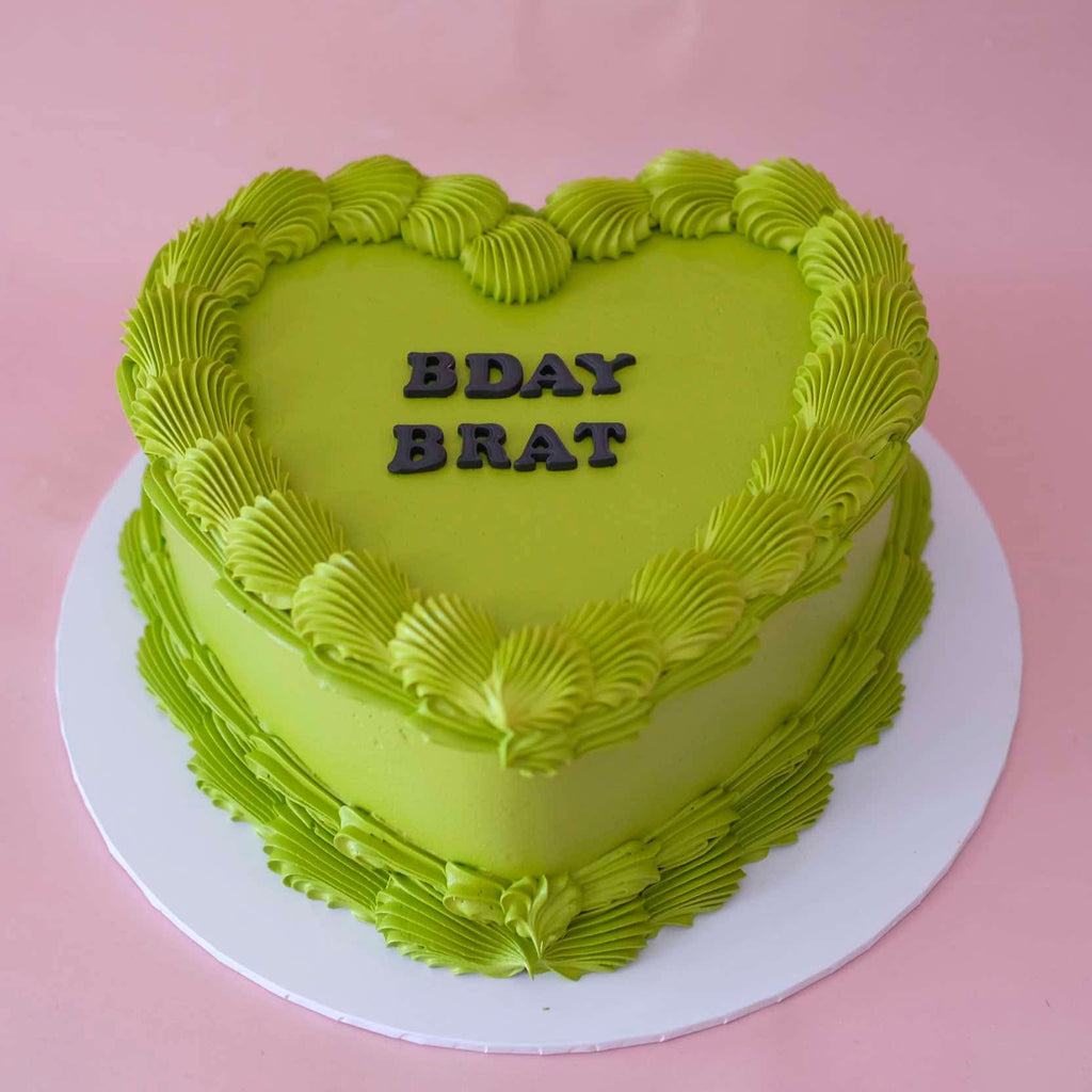 Basic Vintage Heart Cake | Monochrome