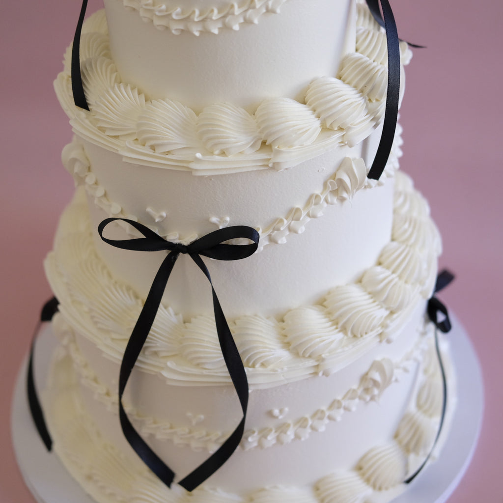 Classic Mini Hearts Round Vintage Cake | 3 Tiers & Coquette / MONOCHROME