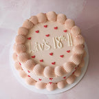 Vintage Round Cake | Mini Hearts