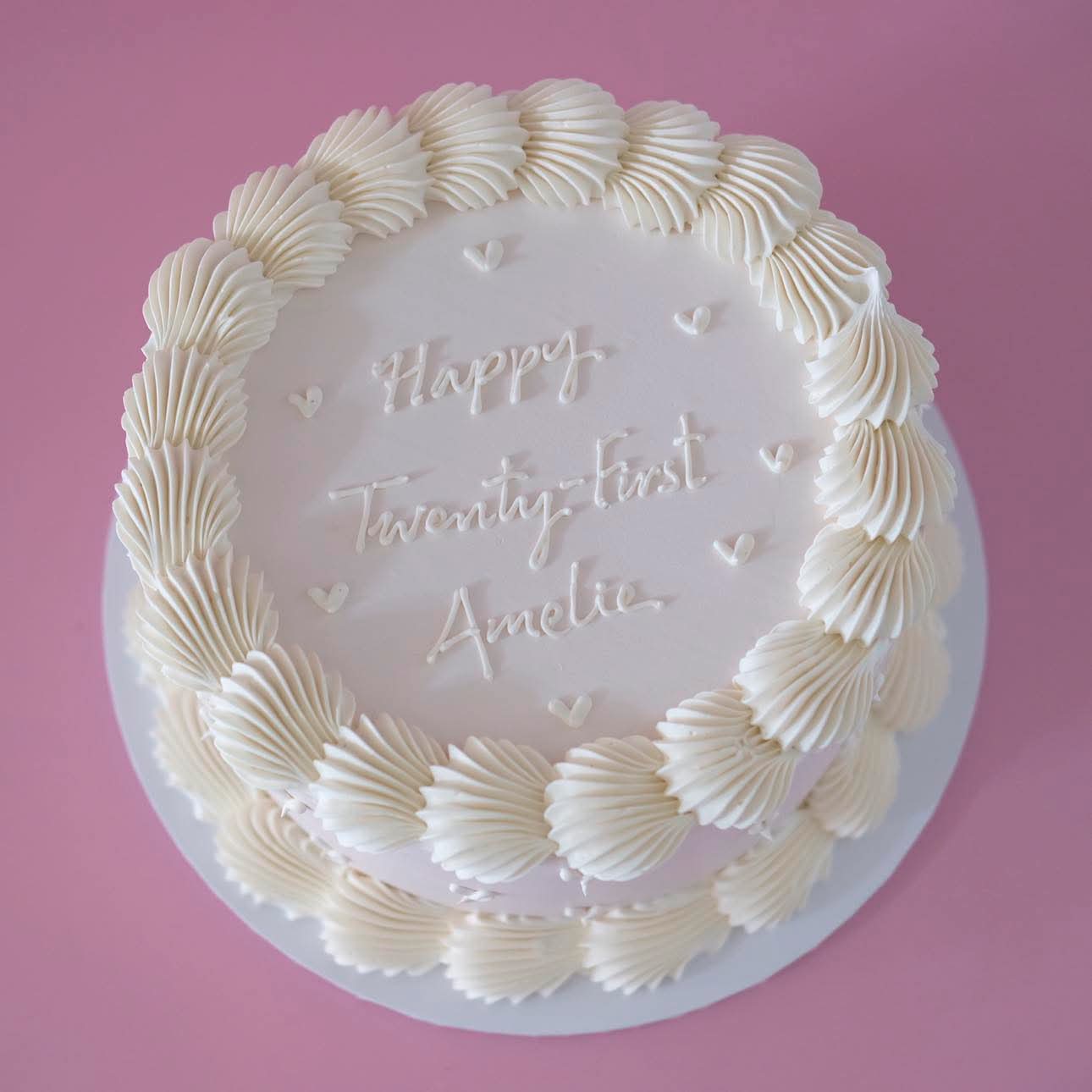Vintage Round Cake | Mini Hearts