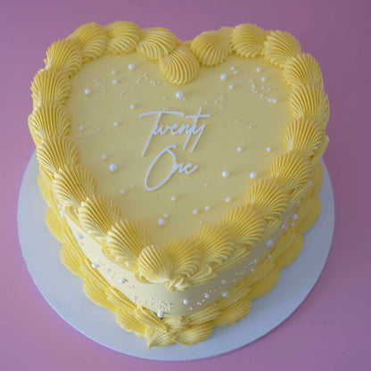 Extra White Pearls Vintage Heart Cake