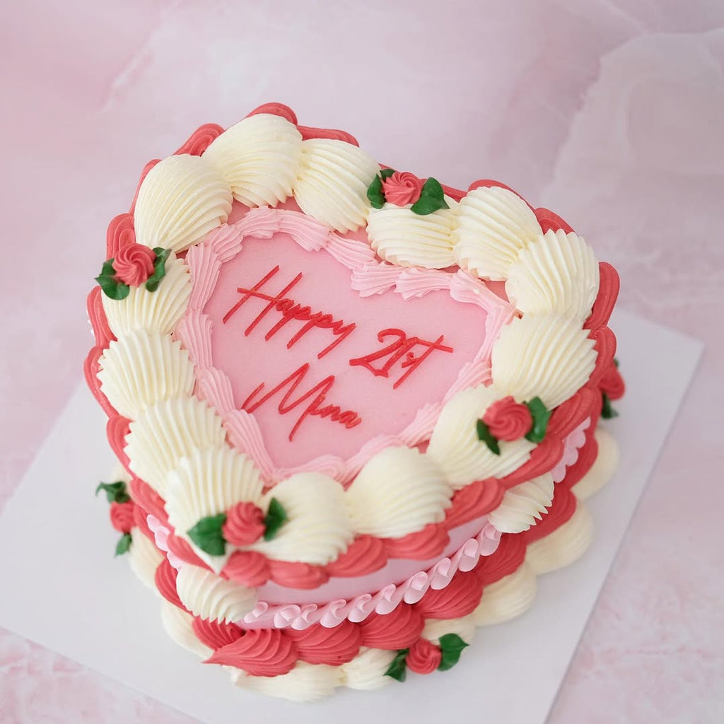 Vintage Heart Cake | La Vie en Rose