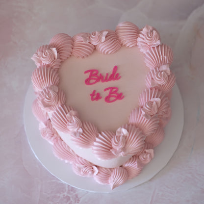 Vintage Heart Cake | Pretty & Simple