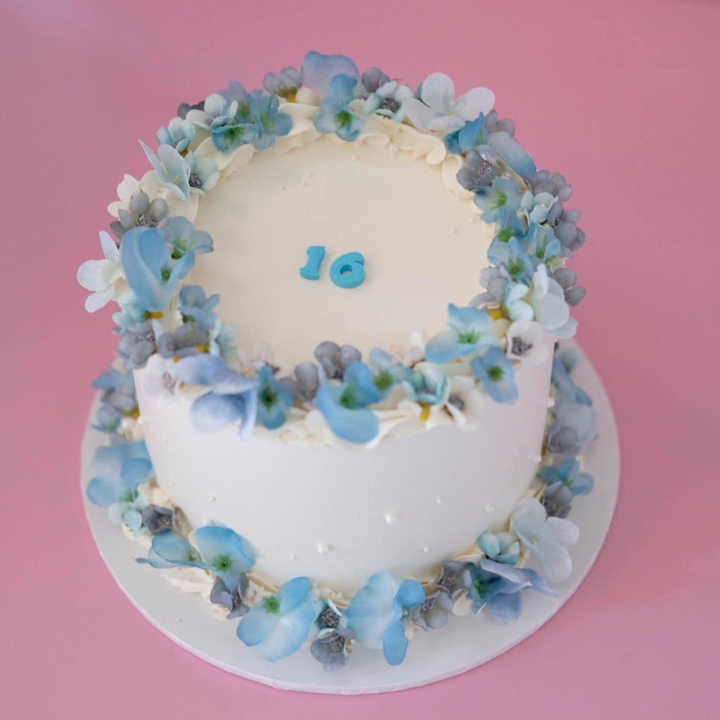 Enchanted Round Vintage Cake | BLUE