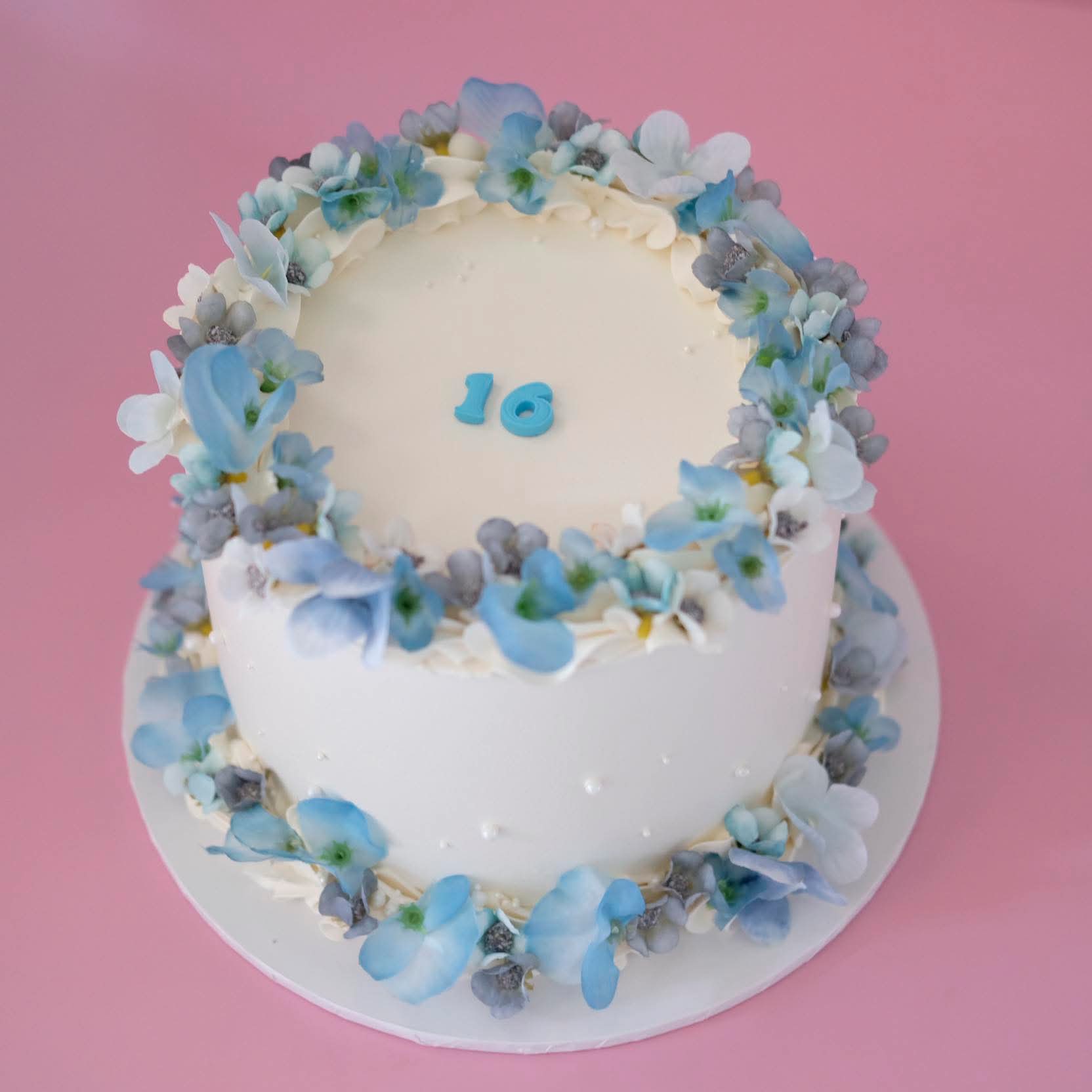 Enchanted Round Vintage Cake | BLUE