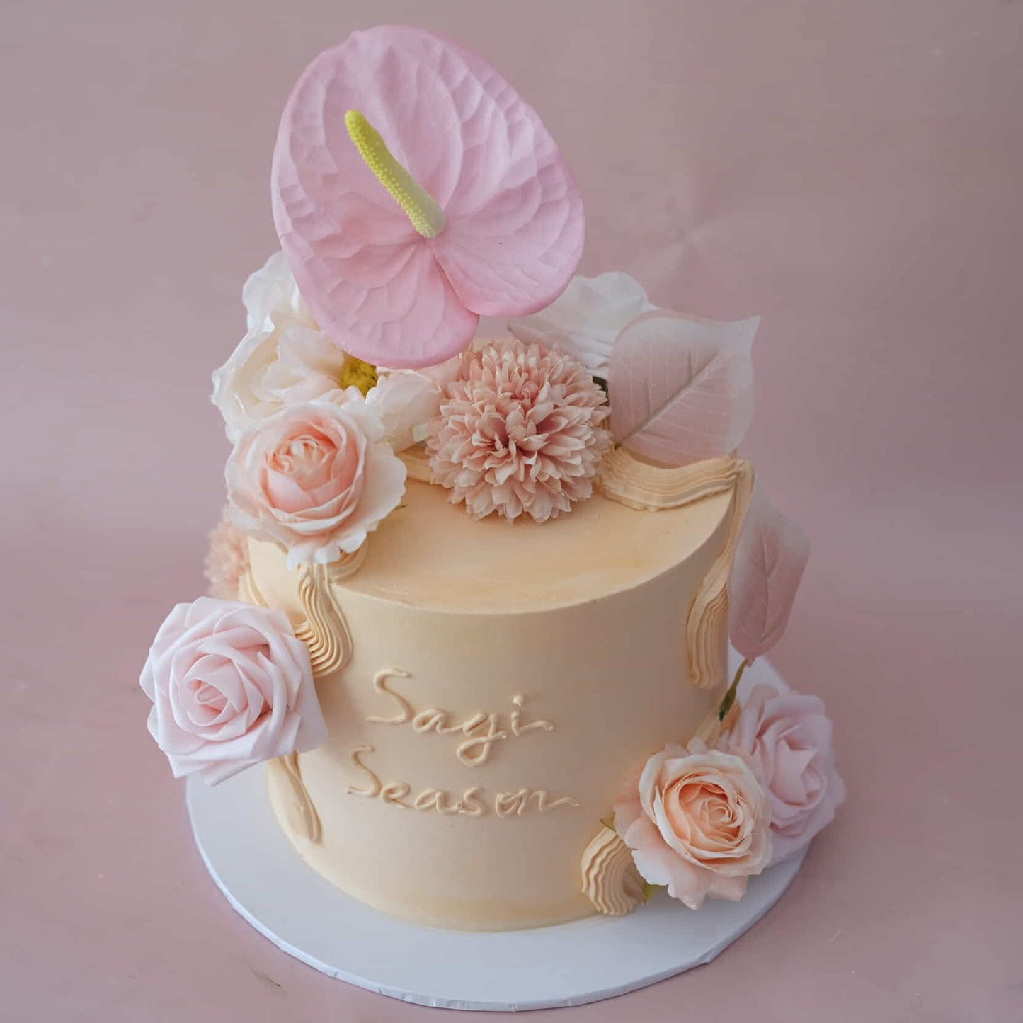 Blush Bloom Elegance Round Cake