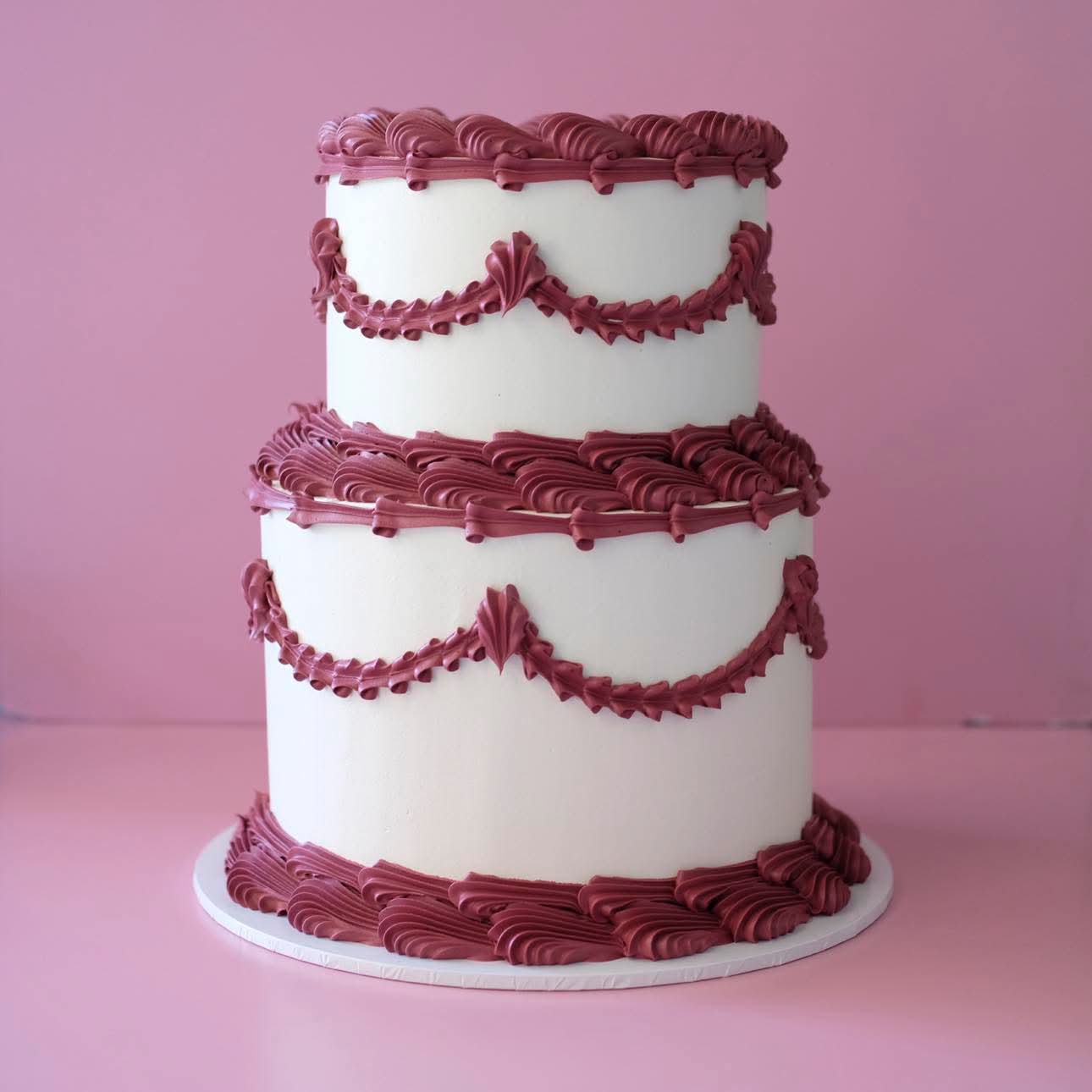 Classic Round Vintage Cake | 2 Tiers
