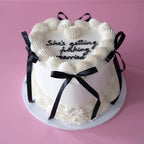 Basic Vintage Heart Cake | Coquette