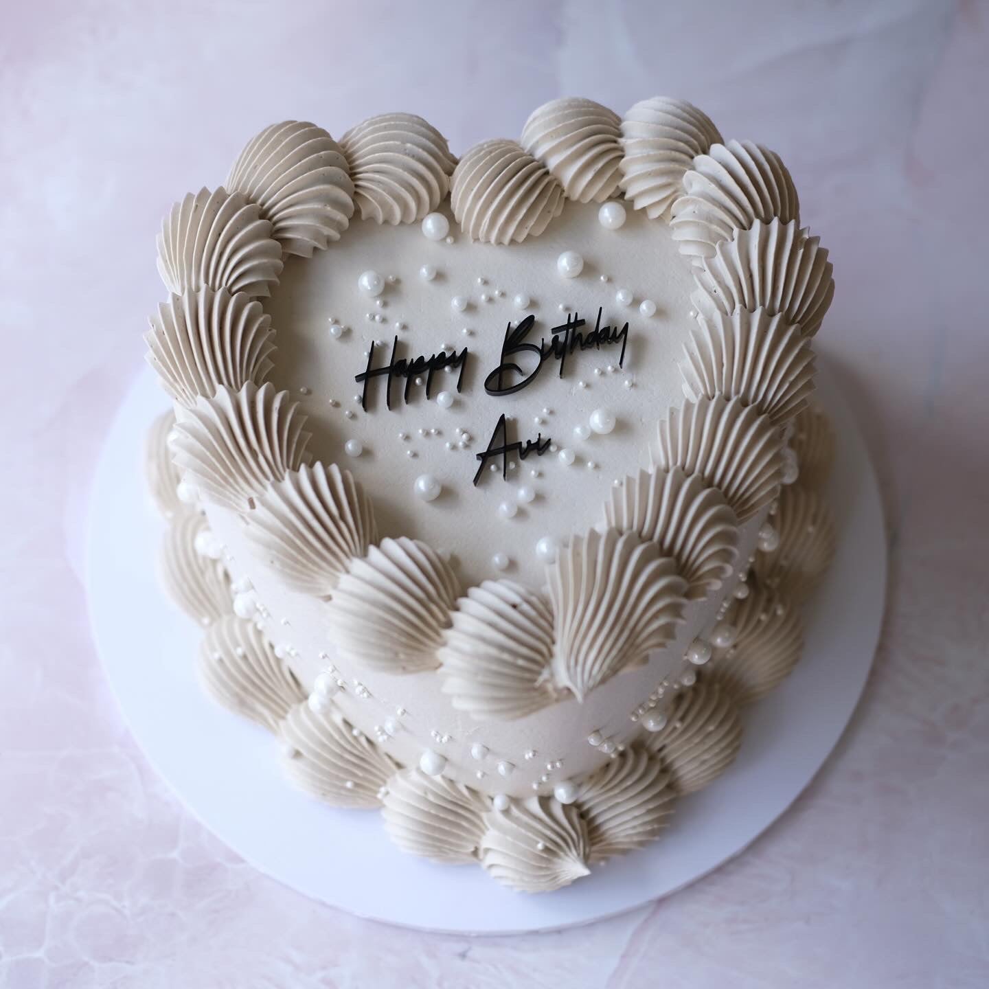 Extra White Pearls Vintage Heart Cake | Monochrome / ACRYLIC Text