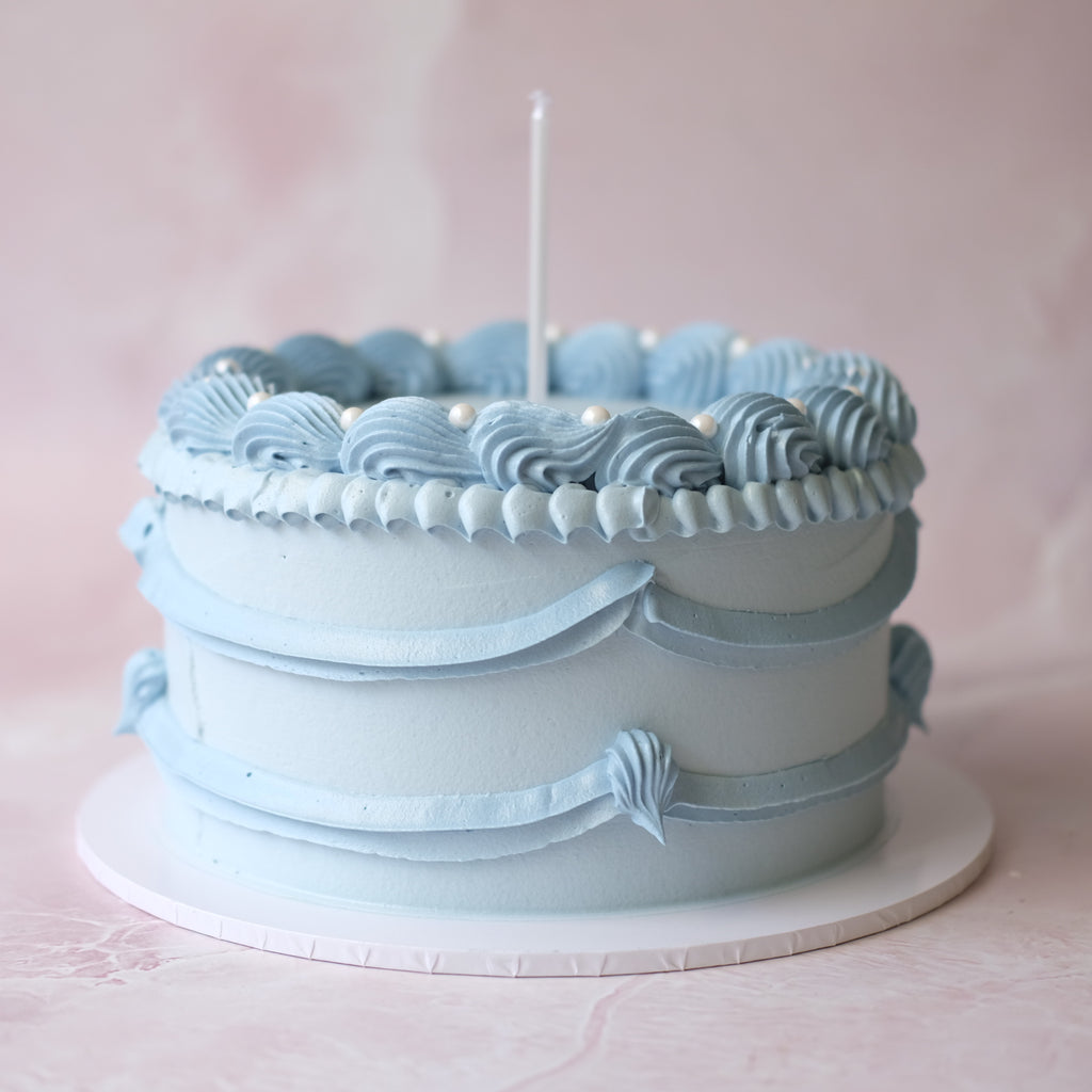Vintage Round Cake | Modern Cinderella