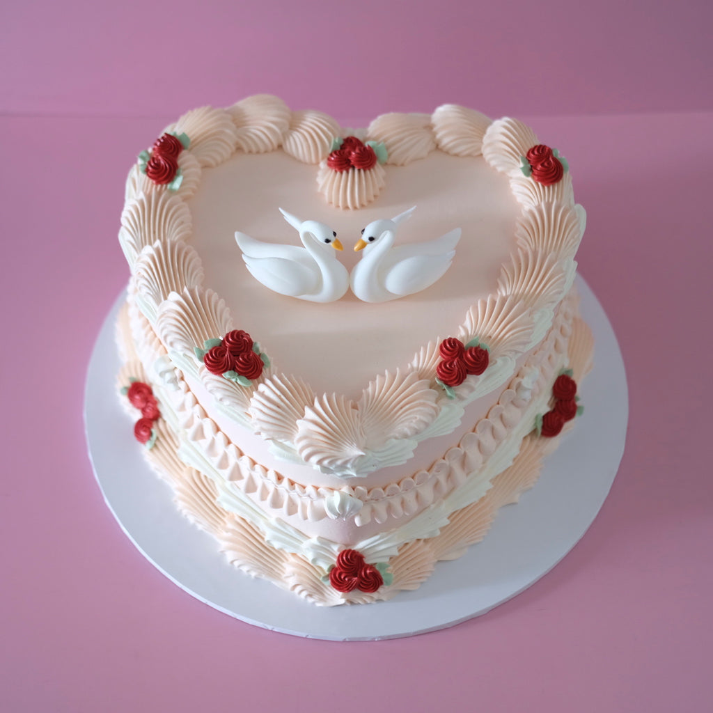 Vintage Heart Cake | Lovers Swan Rosette