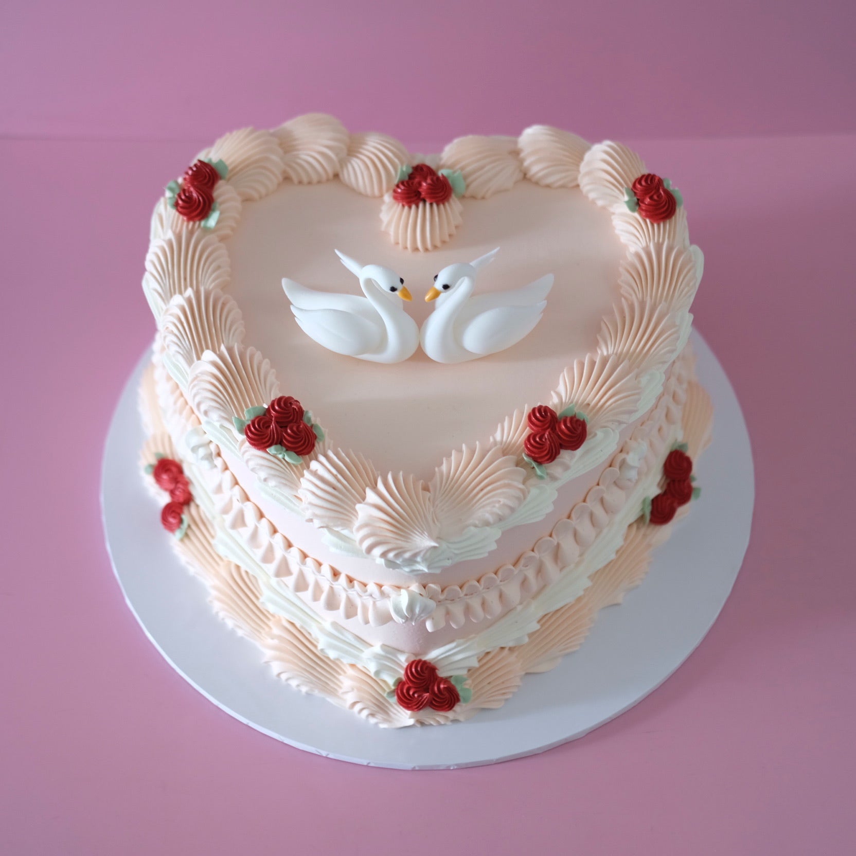 Vintage Heart Cake | Lovers Swan Rosette