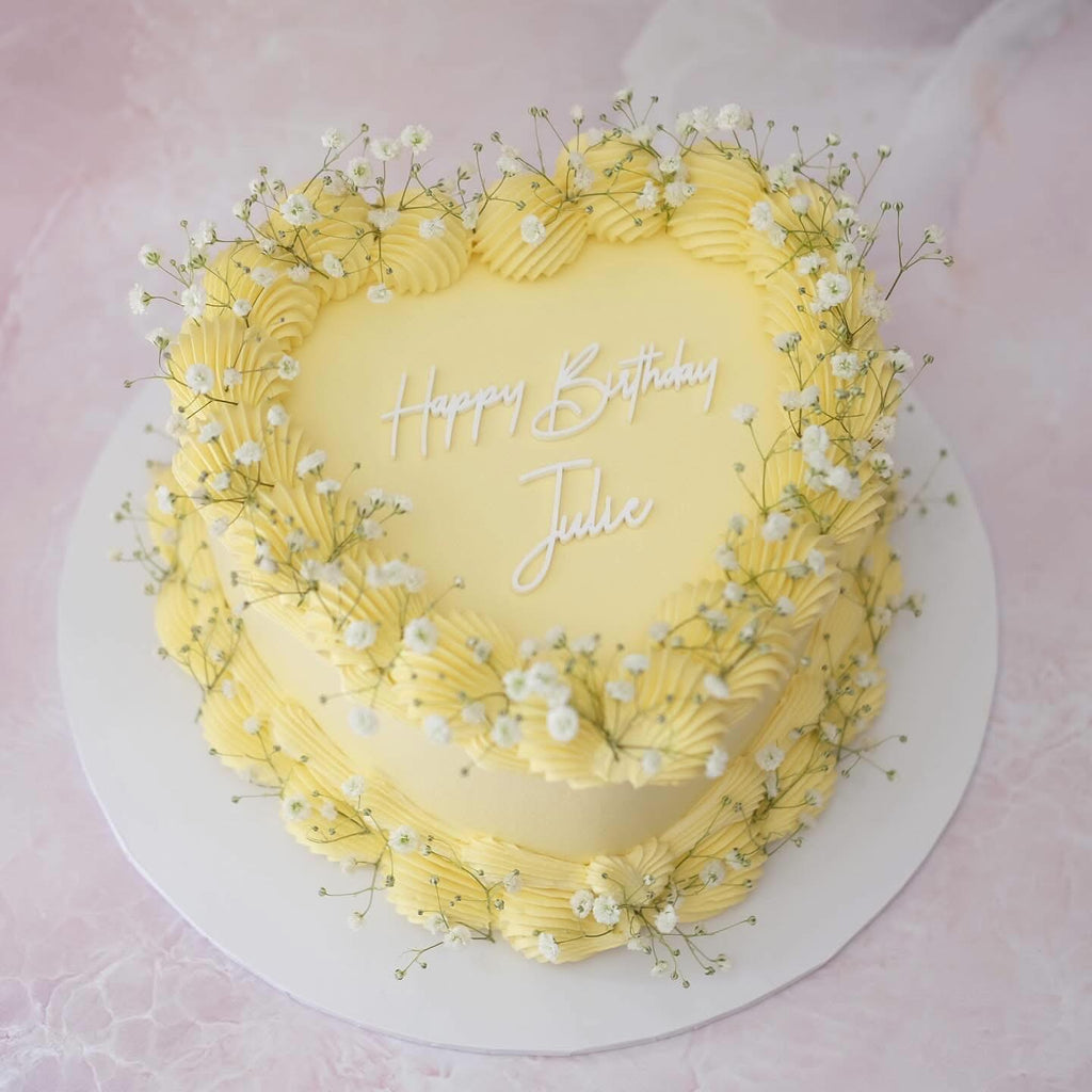 Enchanted Heart Vintage Cake | Baby Breaths