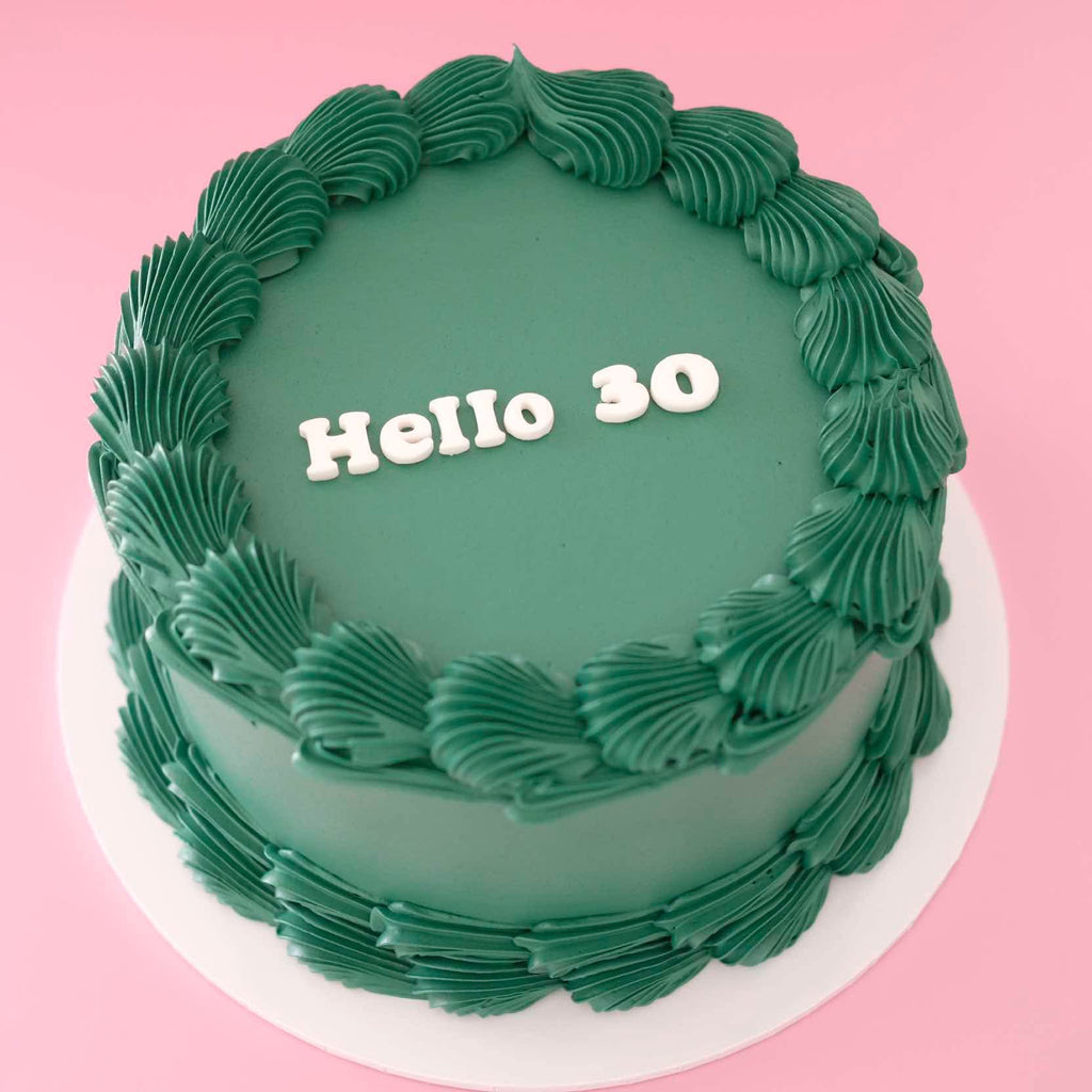 Basic Vintage Round Cake | Monochrome