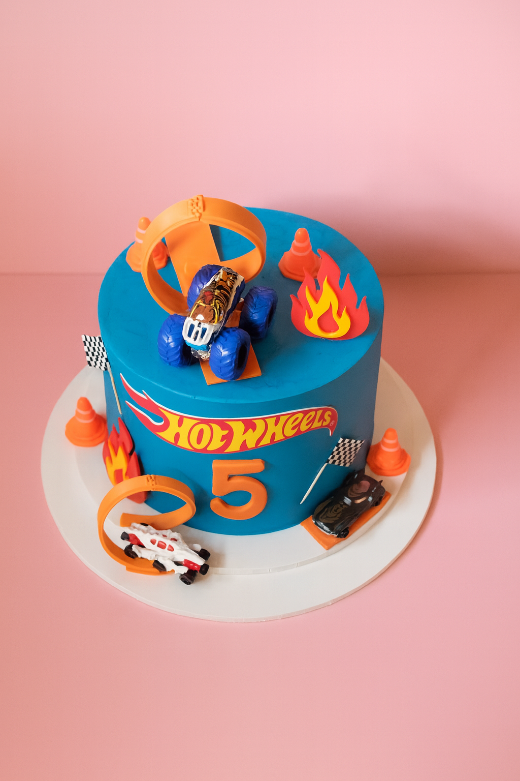 Hot Wheels Race Track | Themed Novelty Cake