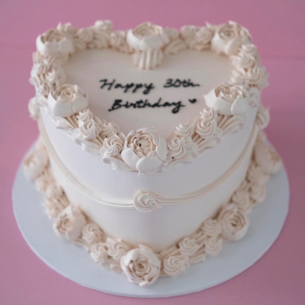 Gateau Aux Roses Buttercream Vintage Cake