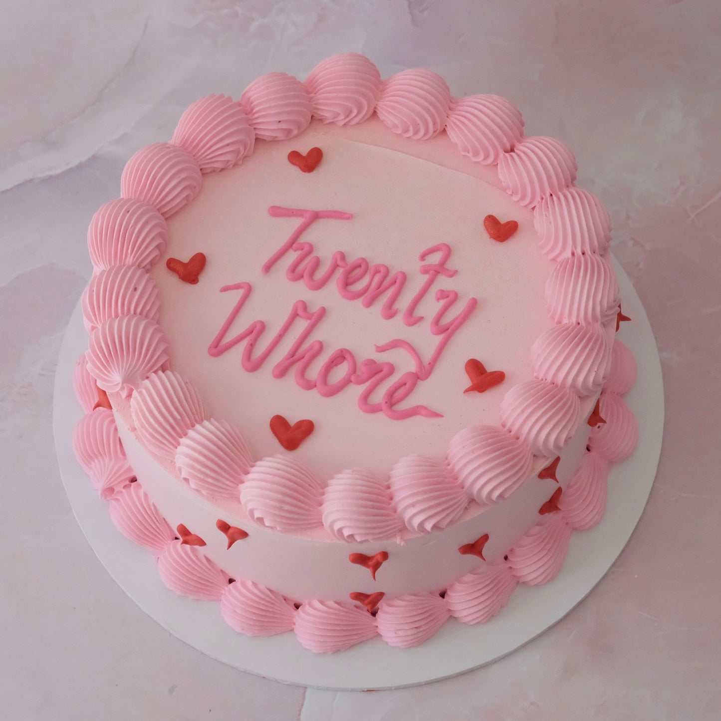 Chic Round Vintage Cake