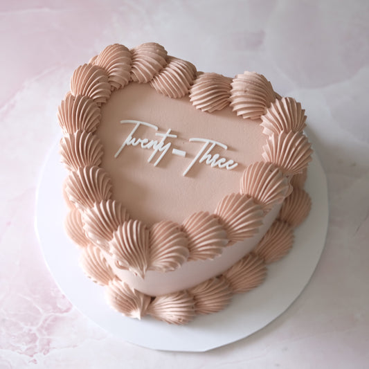 Vintage Heart Cake | Monochrome / Cursive Text