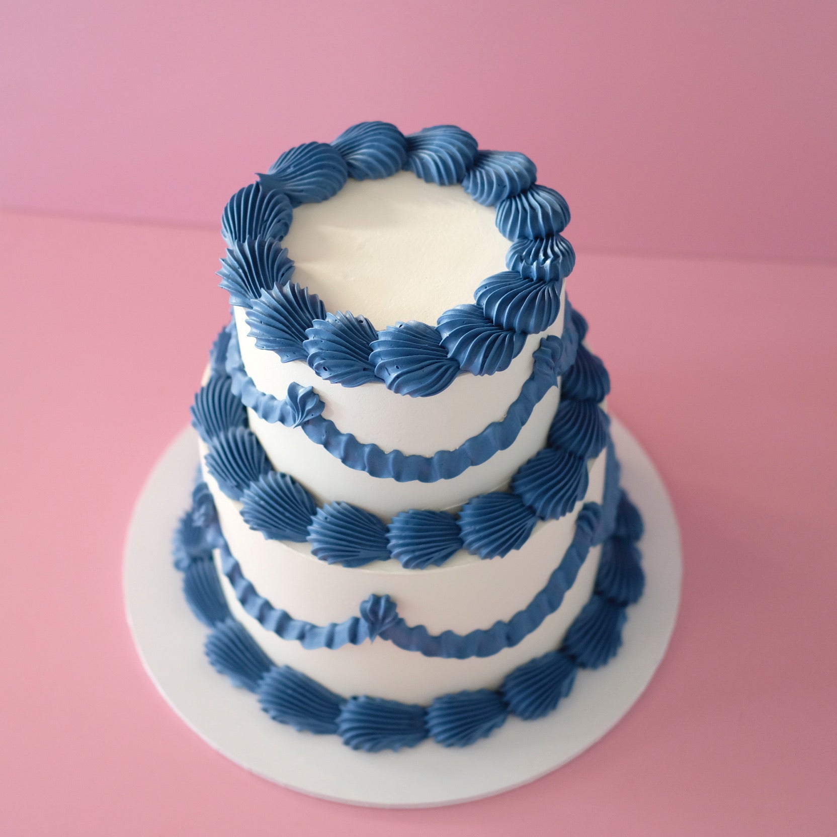 Classic Round Vintage Cake | 2 Tiers