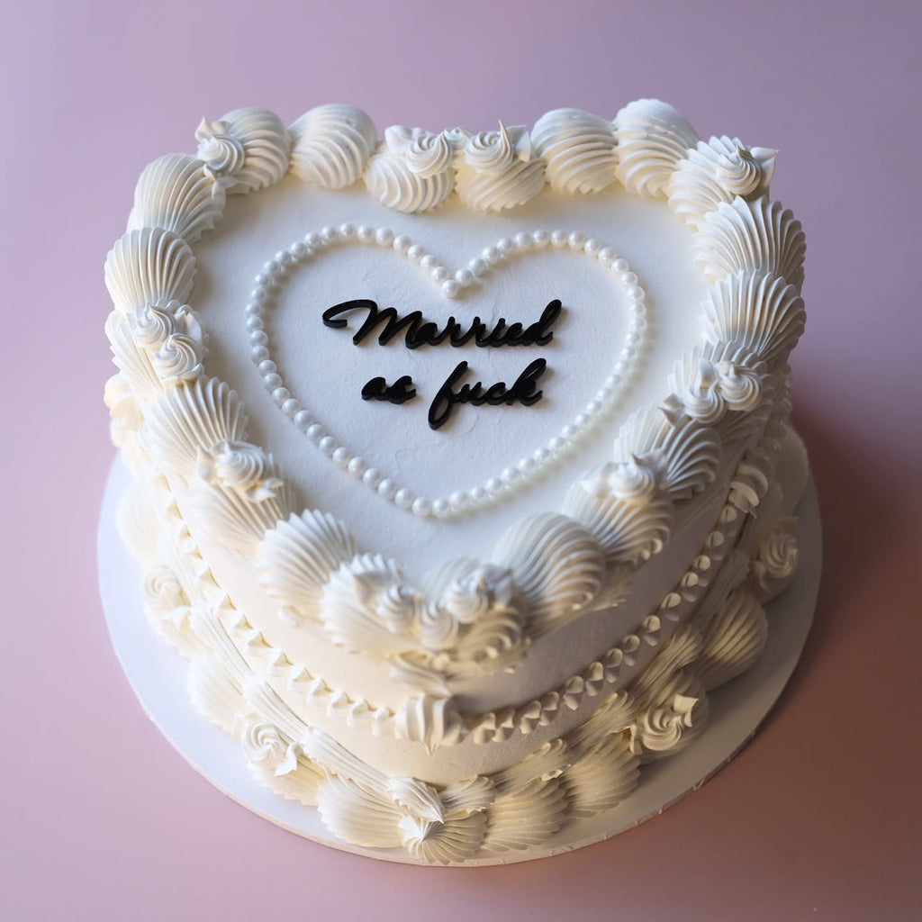 Pearl Heart Plaque & Rosette | Vintage Heart Cake