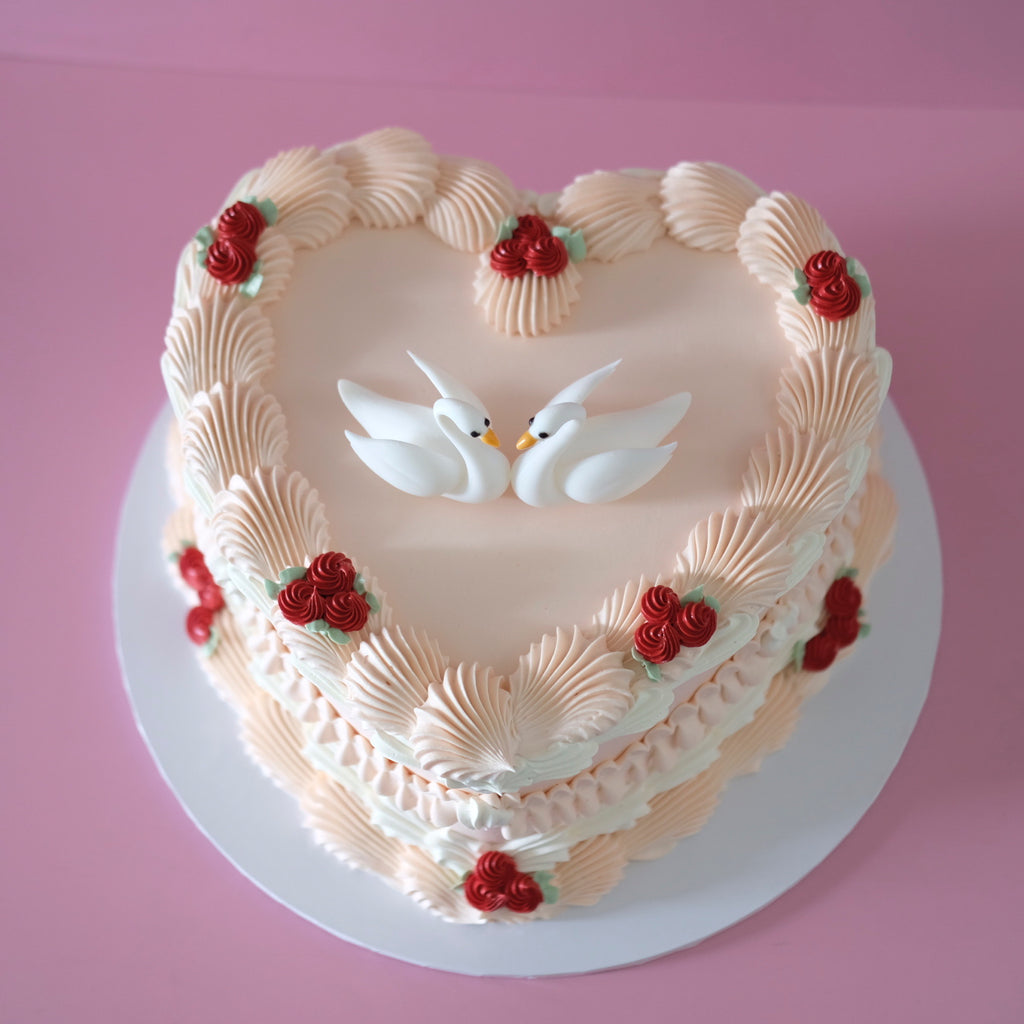 Vintage Heart Cake | Lovers Swan Rosette