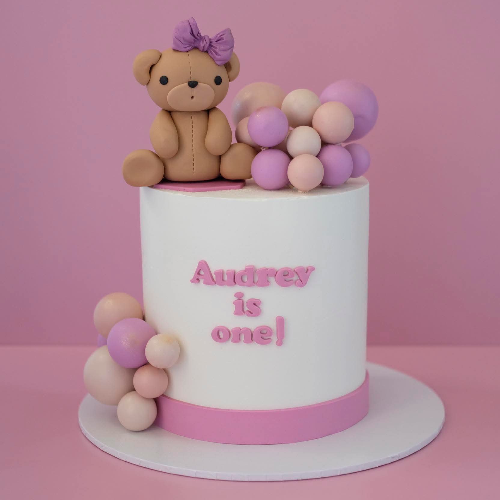 Cute Bear & Balloon Cake