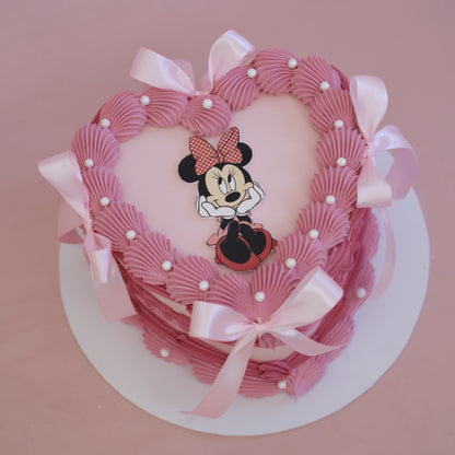 Edible Image Pearl & Bow Vintage Heart Cake