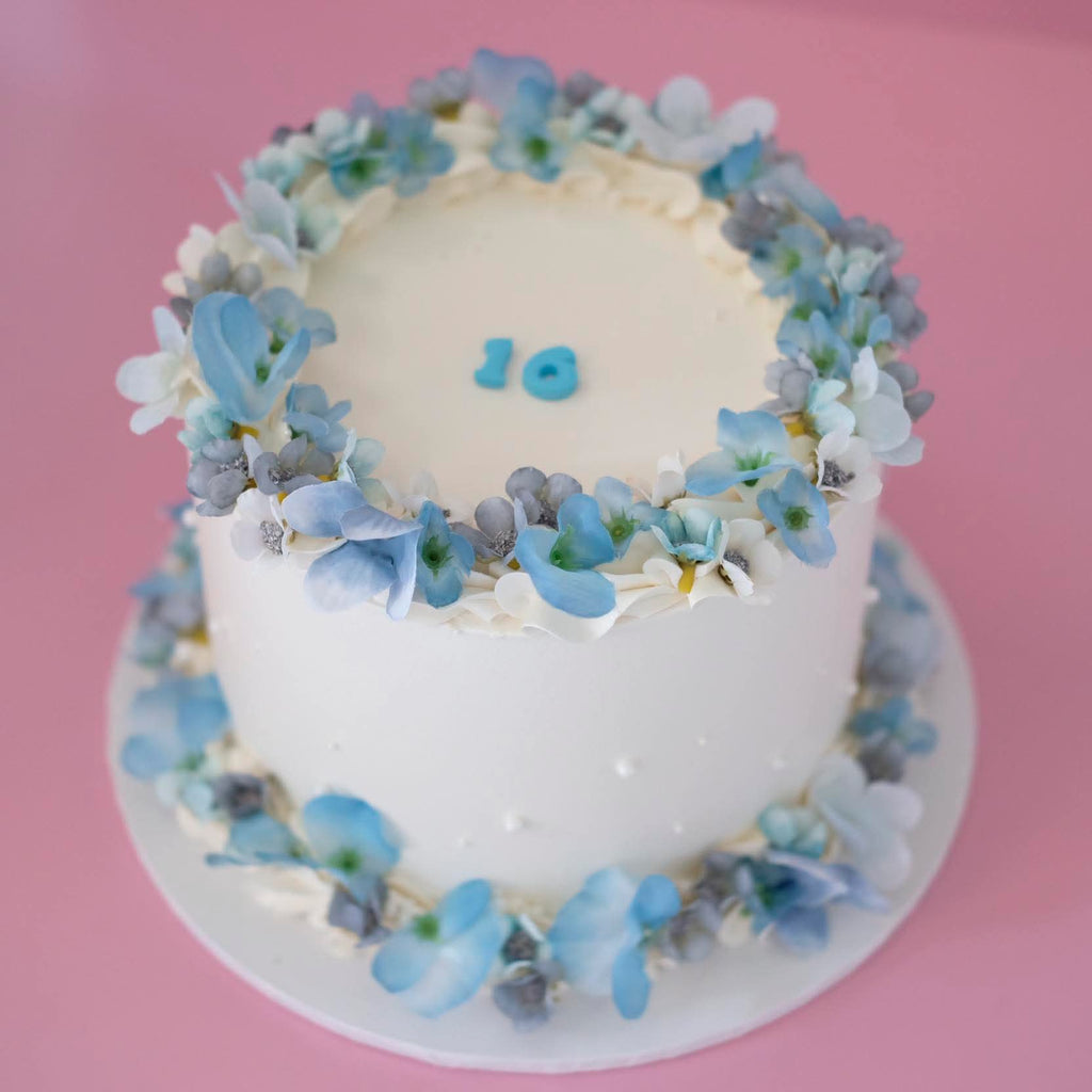 Enchanted Round Vintage Cake | BLUE