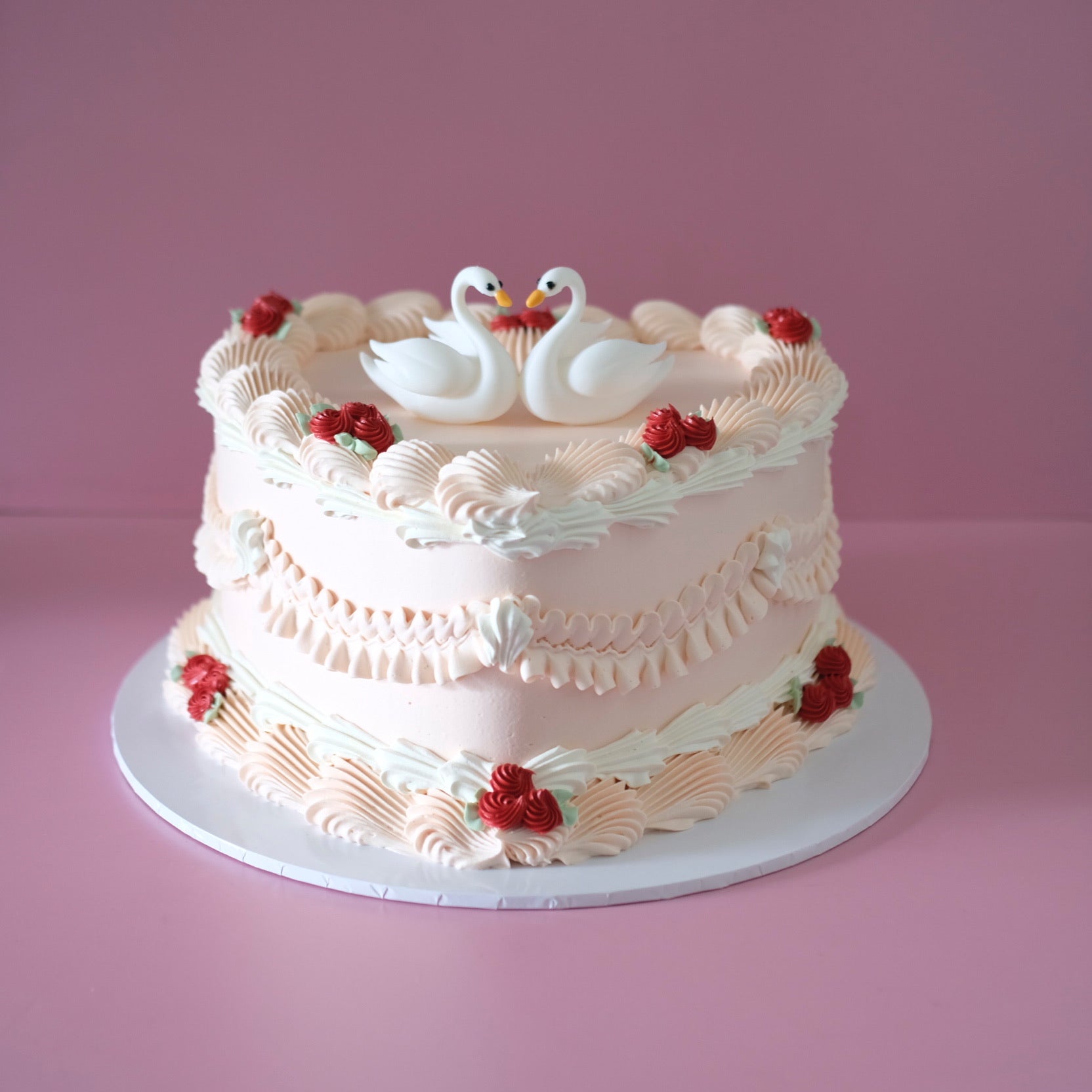 Vintage Heart Cake | Lovers Swan Rosette