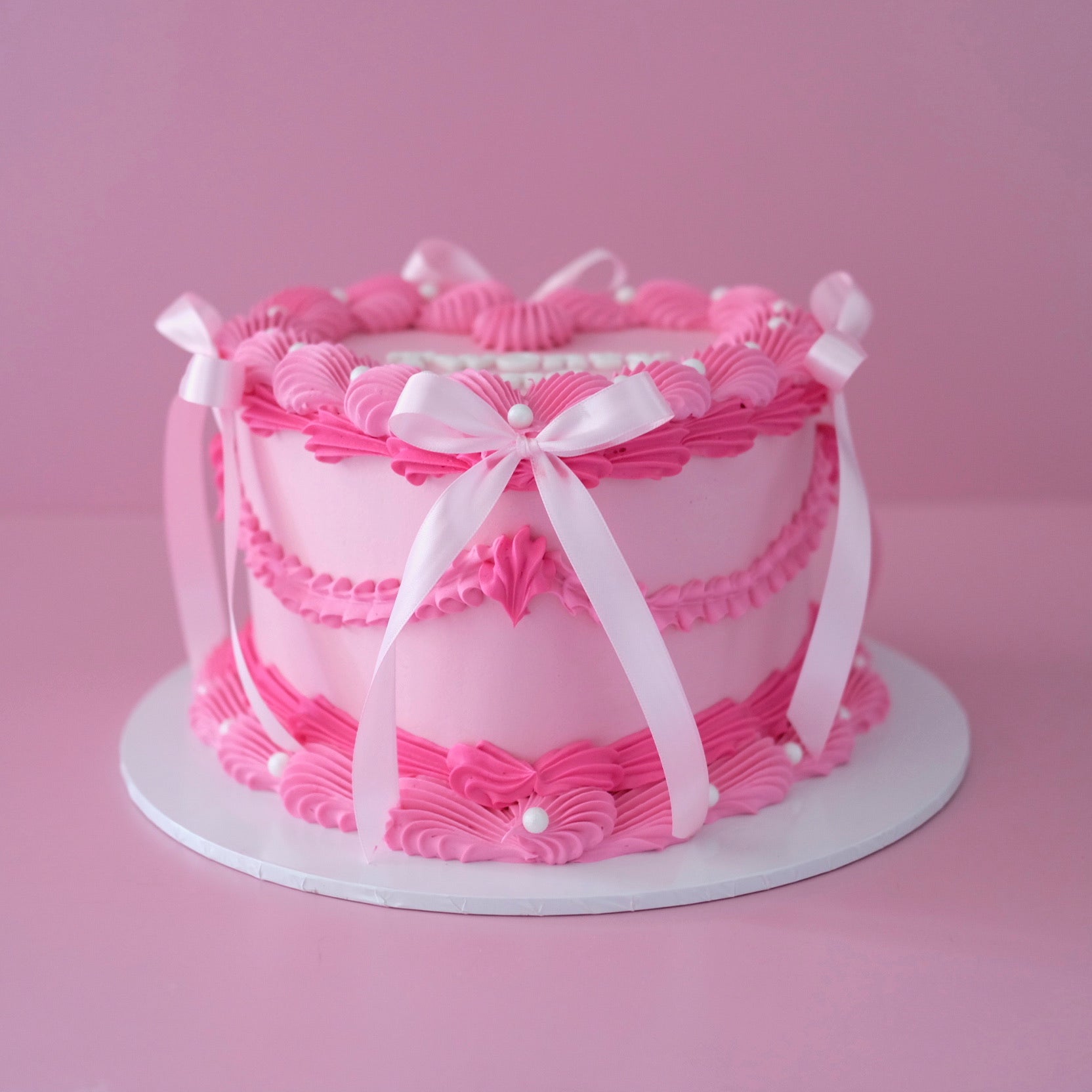 Vintage Heart Cake | Pearl White & Coquette / 3-Tone