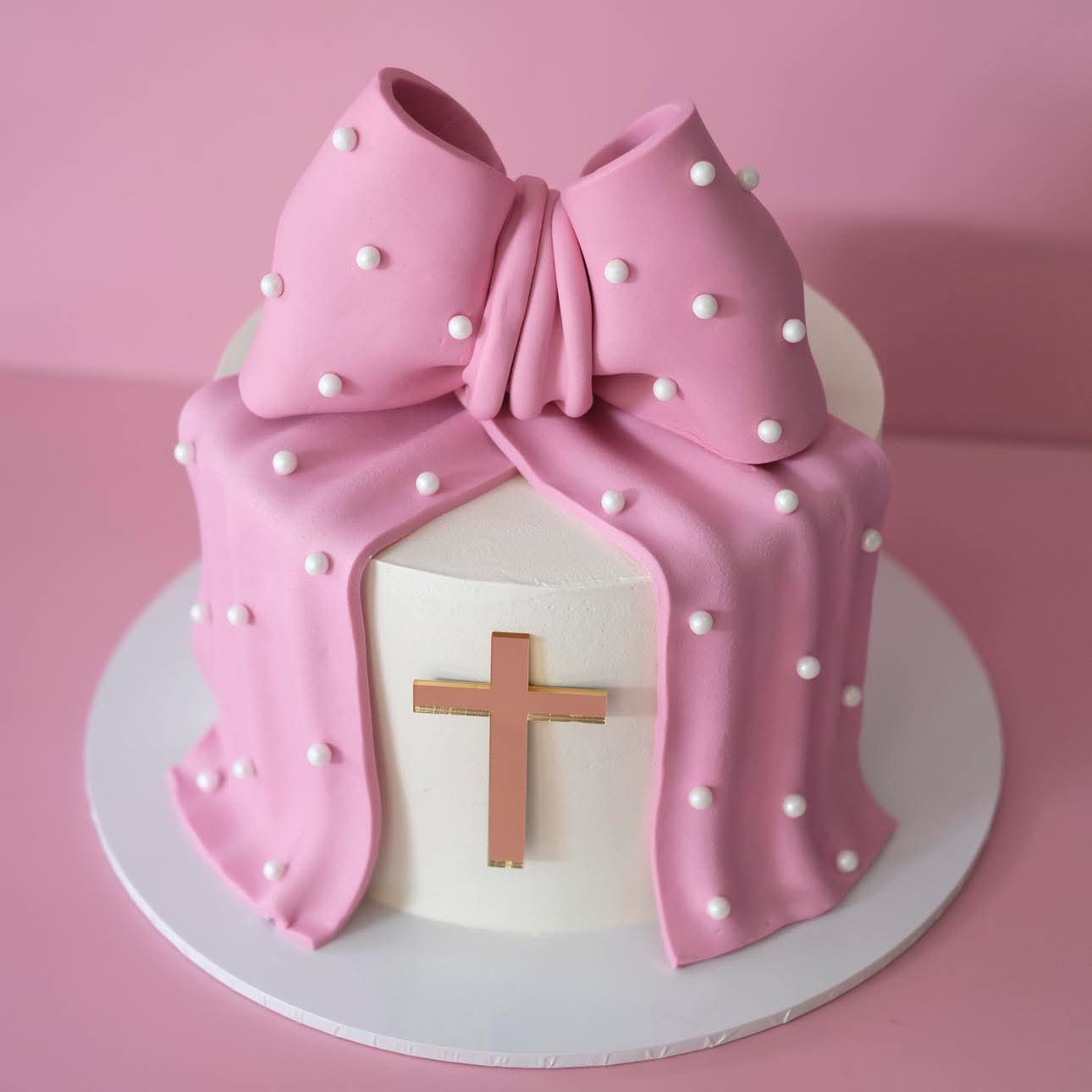 Statement Big Bow & Pearls Cake | TIMELESS 2.0