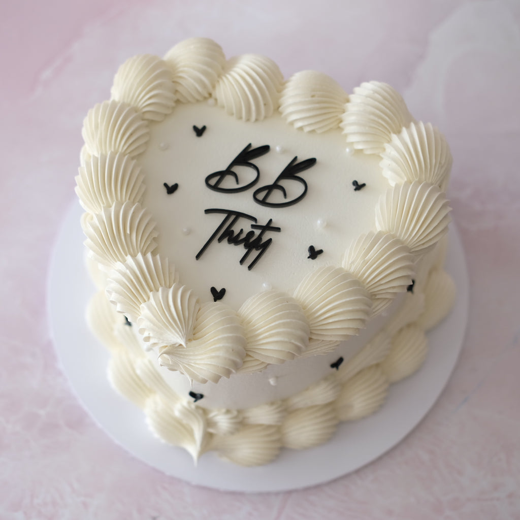 Black Mini Hearts & Pearl | Vintage Heart Cake