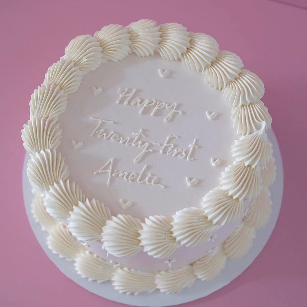 Vintage Round Cake | Mini Hearts