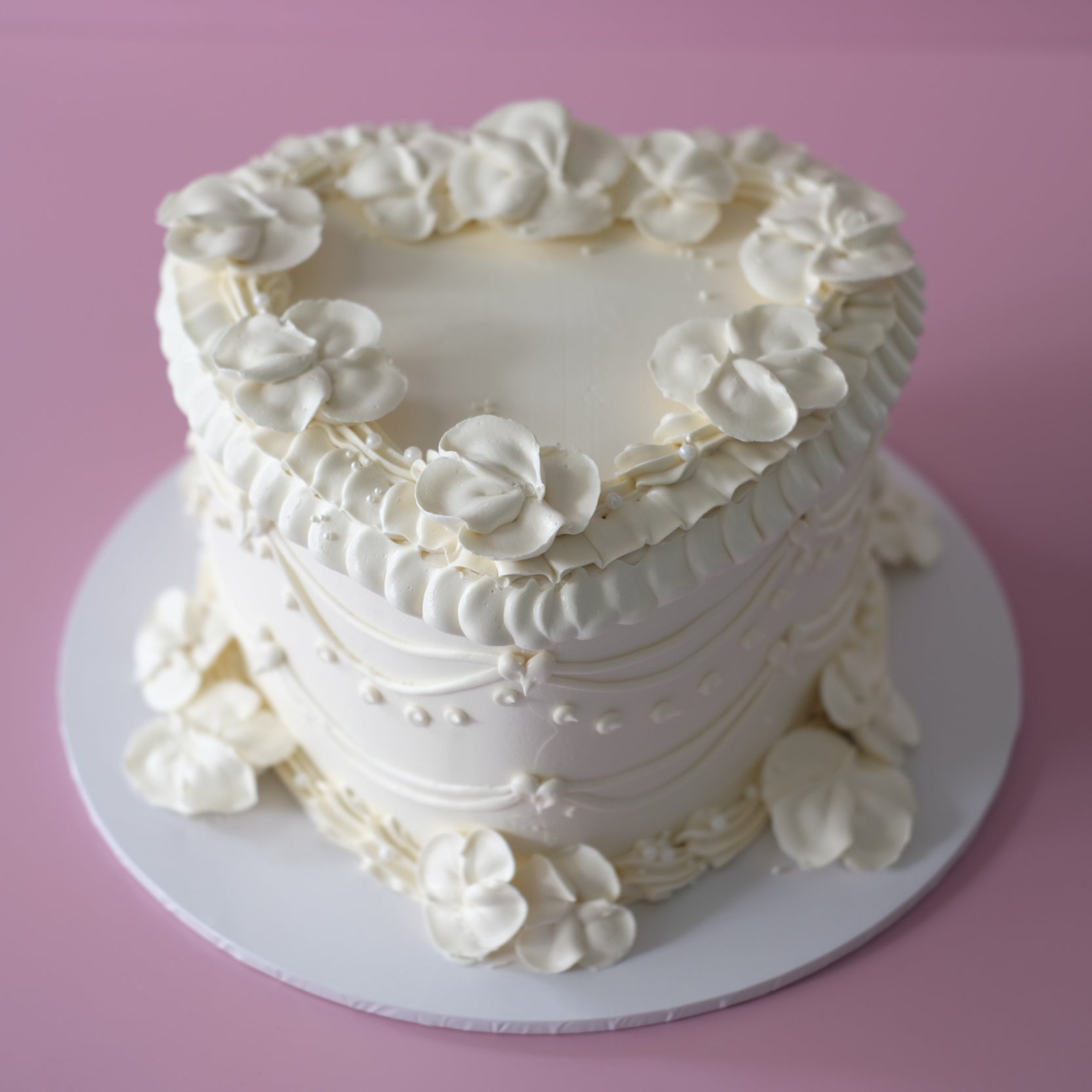 Vintage Heart Cake | Floral Petal Pearl