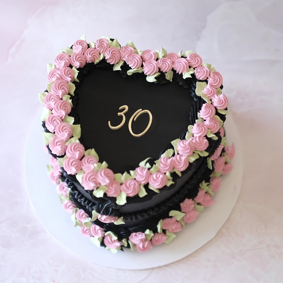 Vintage Heart Cake | Rosettes