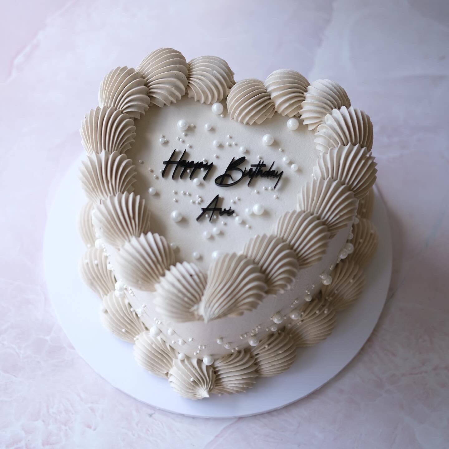Extra White Pearls Vintage Heart Cake | Monochrome / ACRYLIC Text