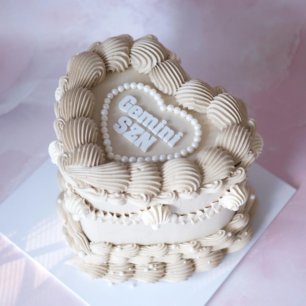 Vintage Heart Cake & Pearl Heart Plaque